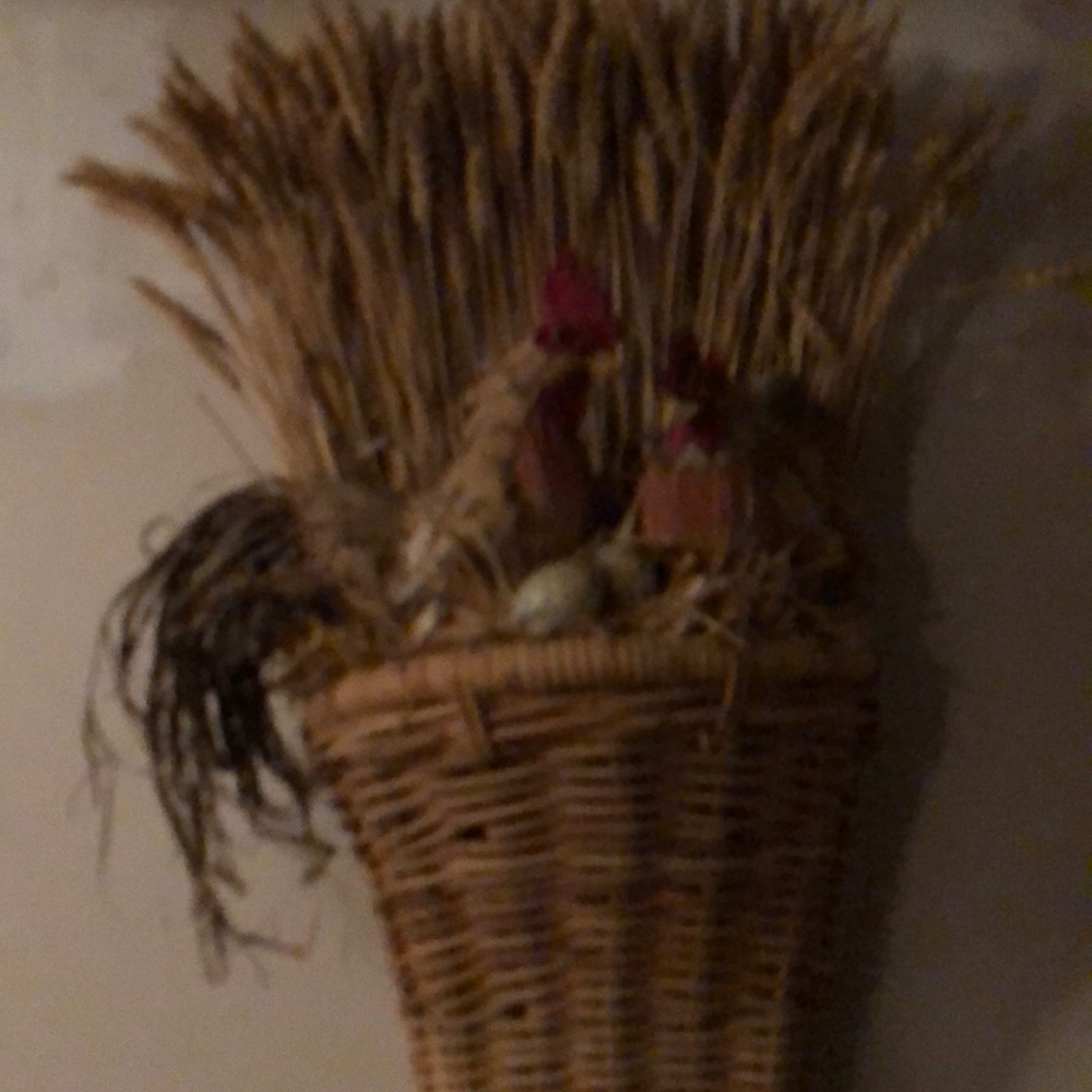 Rooster basket